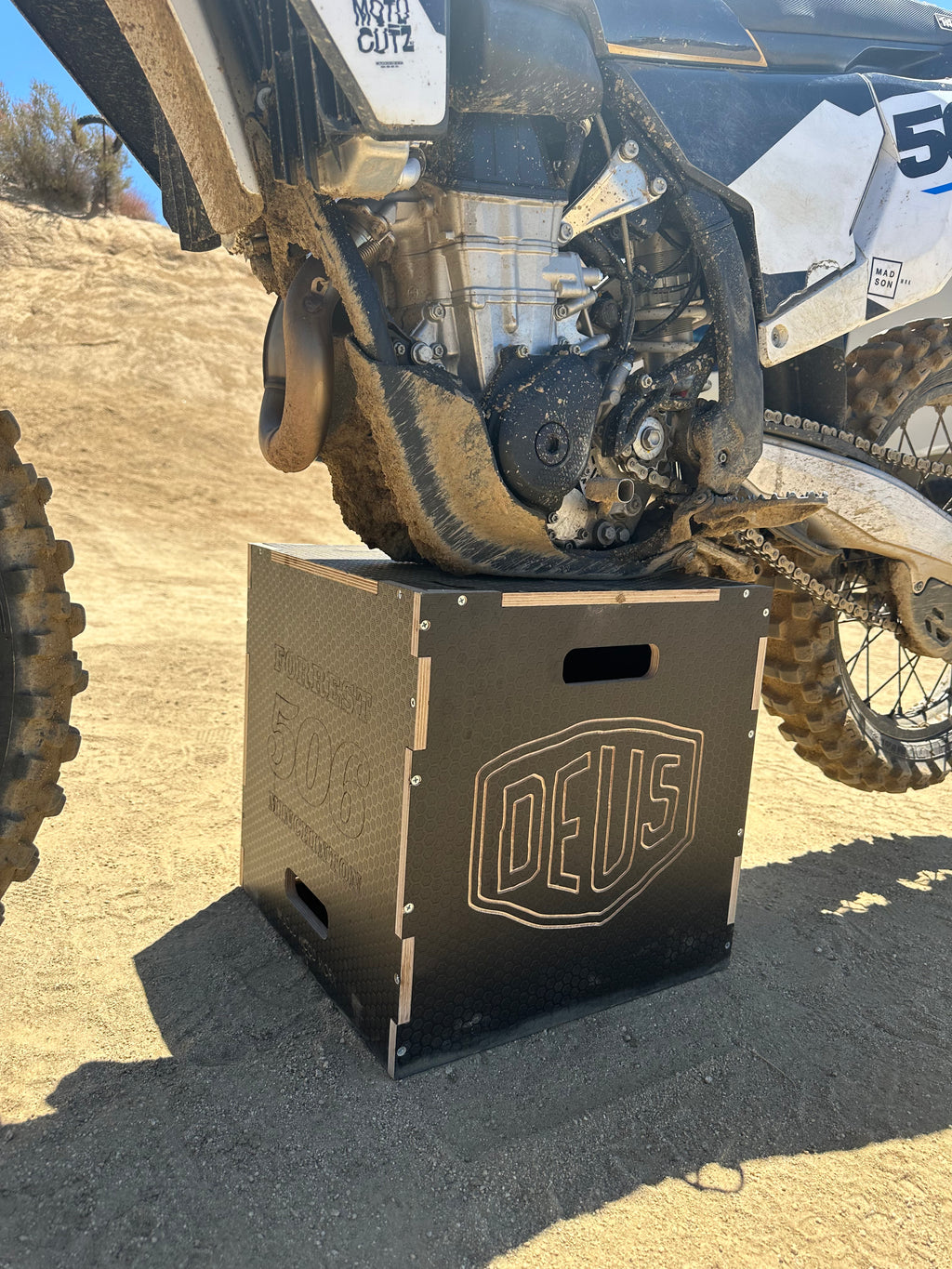 Moto Box