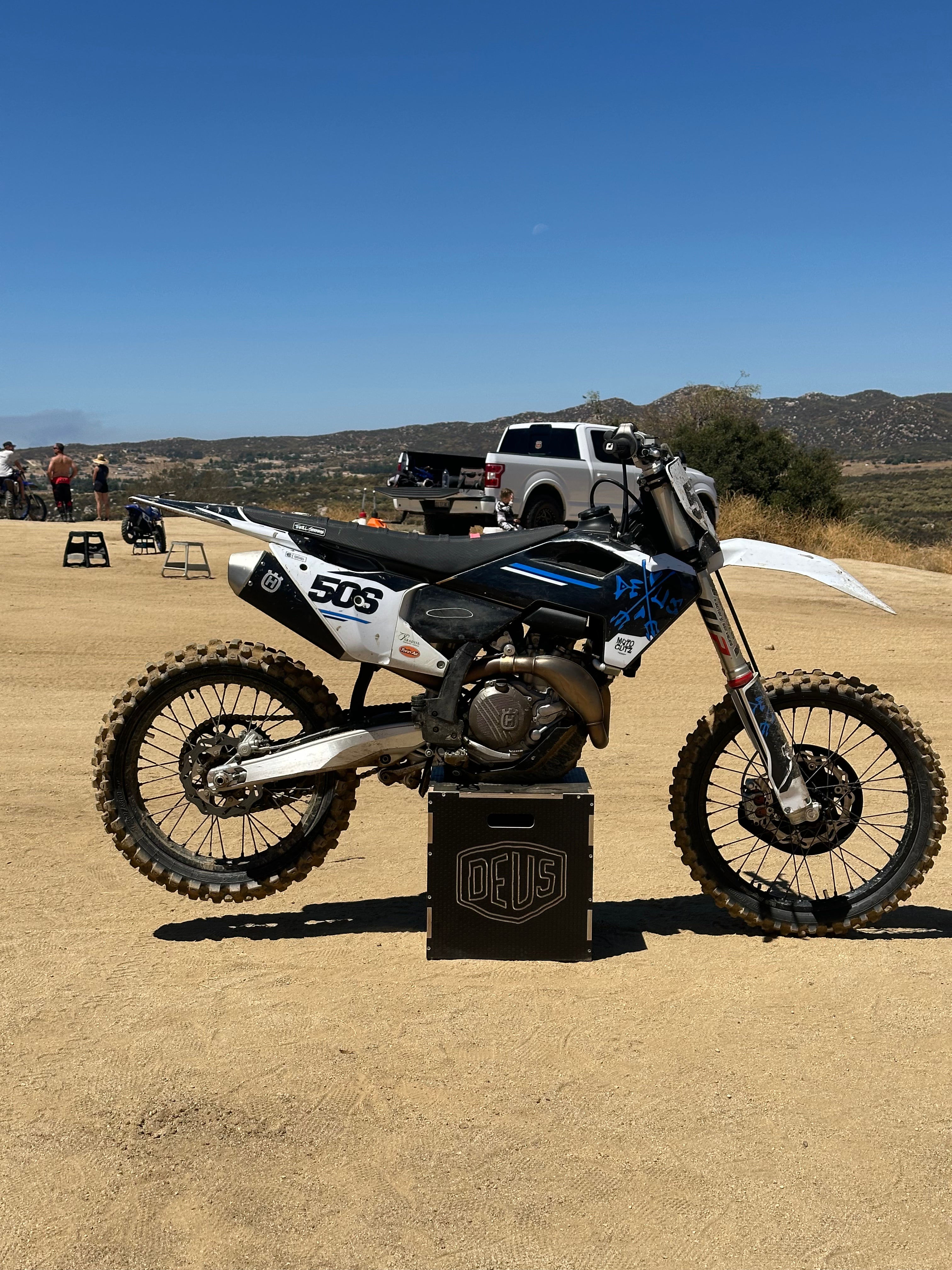 Moto Box